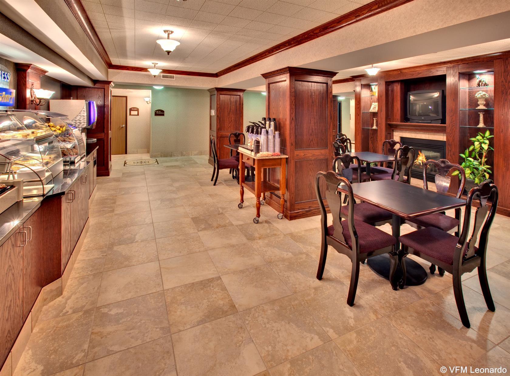 Best Western Watertown エクステリア 写真