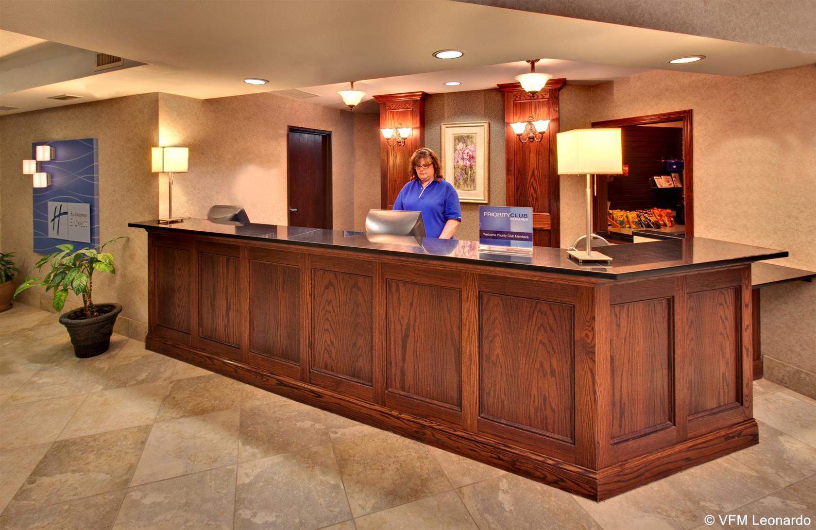 Best Western Watertown エクステリア 写真