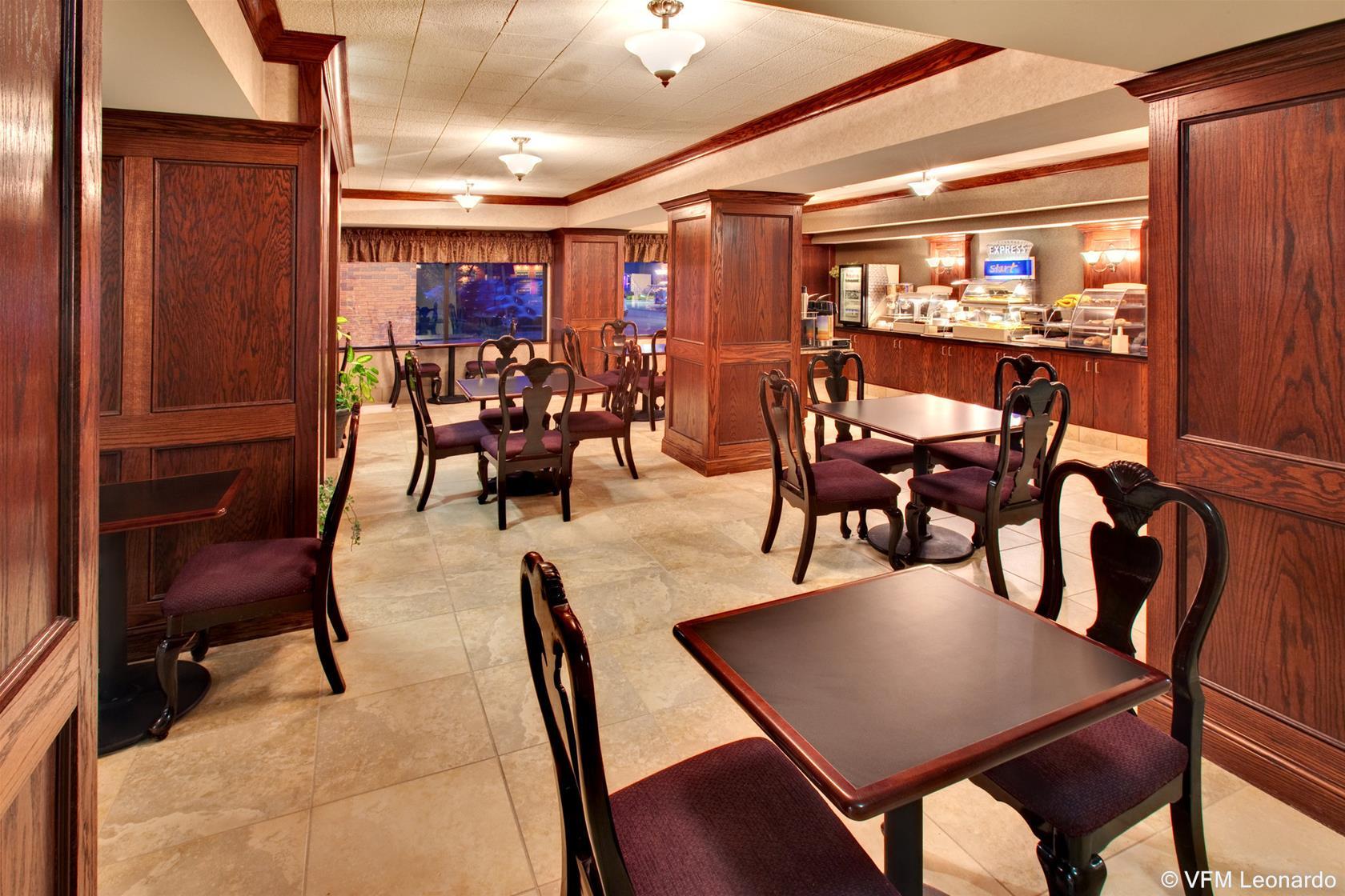 Best Western Watertown エクステリア 写真