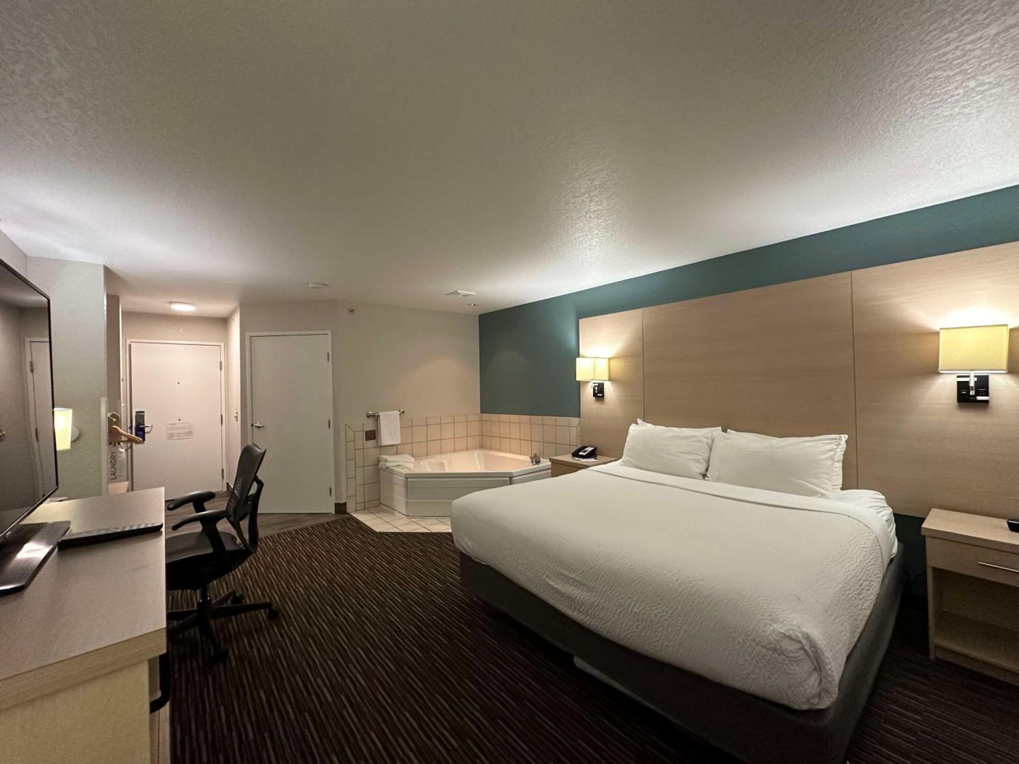 Best Western Watertown エクステリア 写真