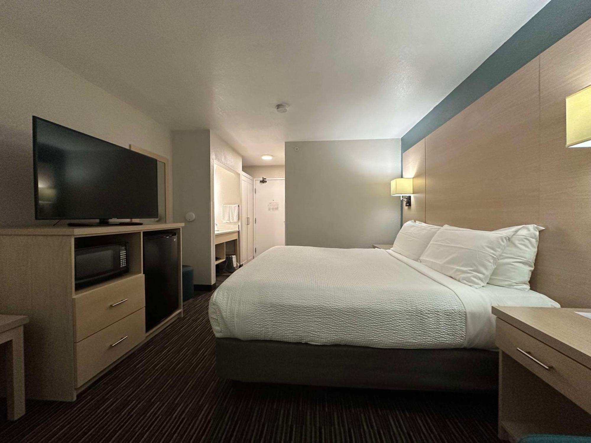 Best Western Watertown エクステリア 写真