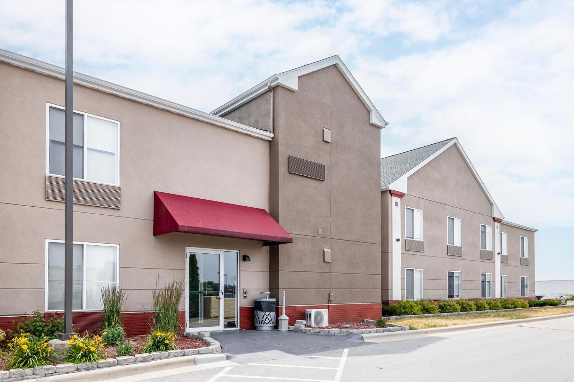 Best Western Watertown エクステリア 写真