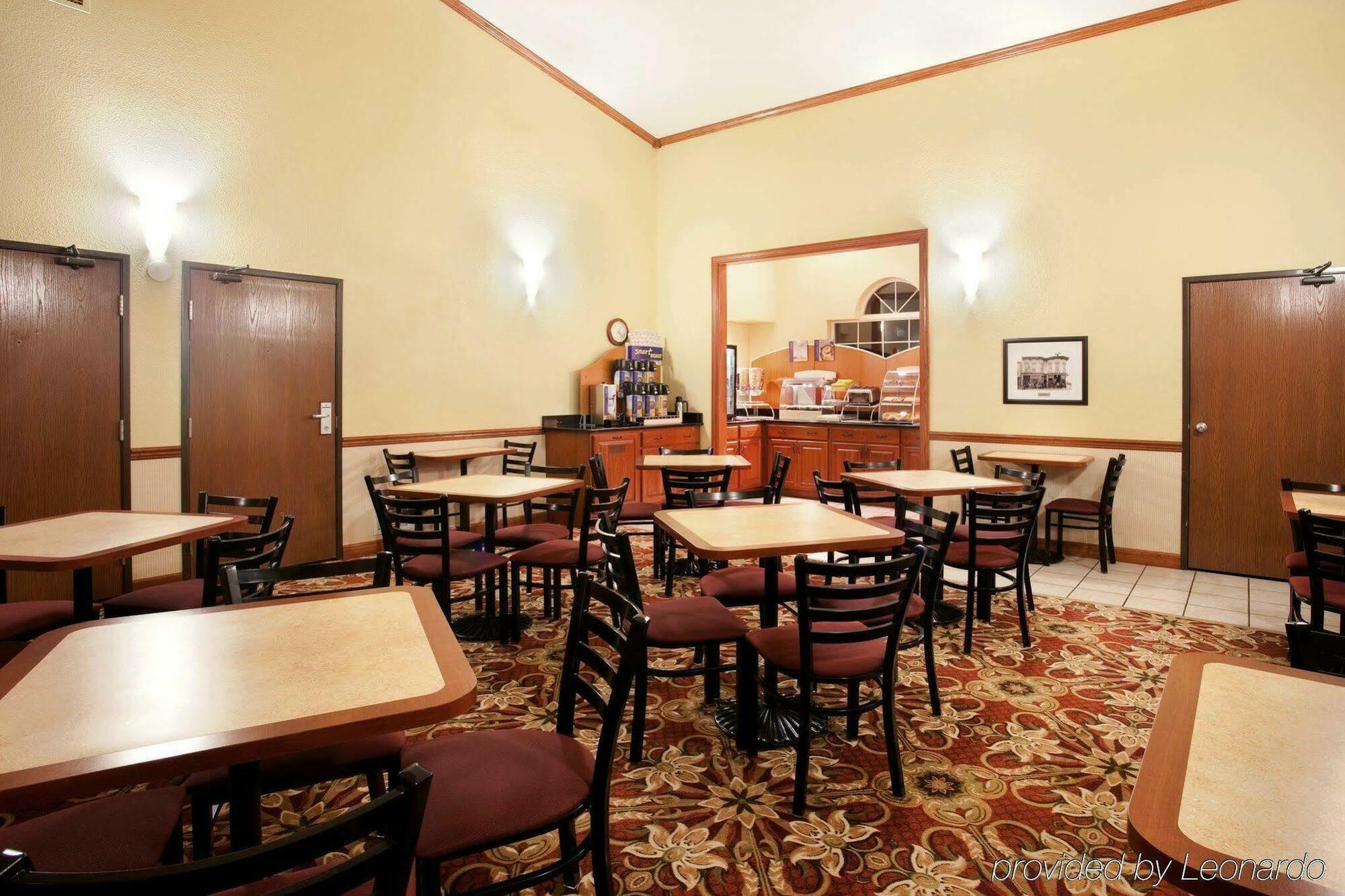 Best Western Watertown エクステリア 写真